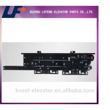 European Selcom Type Side Opening Two Panel Landing Door Hanger Machine Supplier